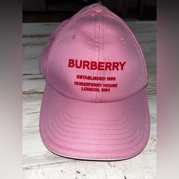 Burberry Light Pink Cap with Silver Detail - Picture 1 of 11